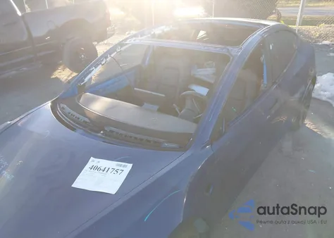 2021 Tesla Model 3 Performance Dual Motor All-Wheel Drive z USA, uszkodzony, nr VIN 5YJ3E1EC2MF063373